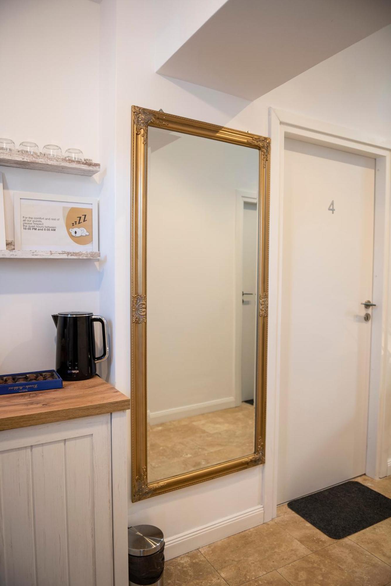 Lazynest Residence Bucarest Esterno foto