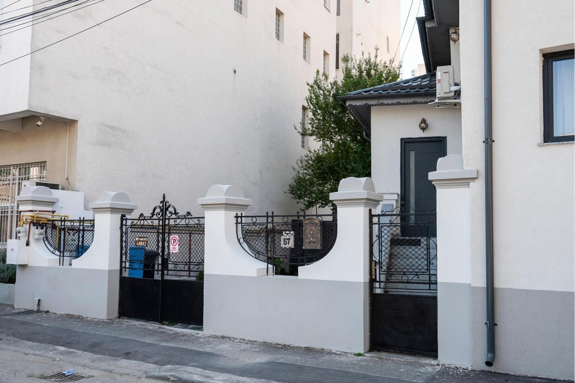 Lazynest Residence Bucarest Esterno foto