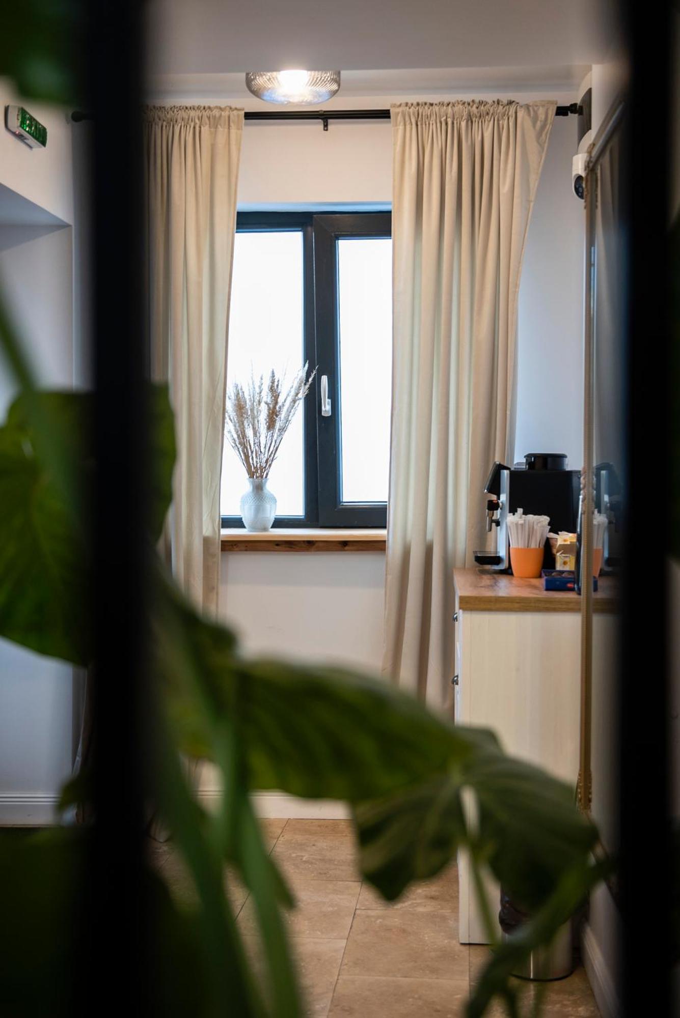 Lazynest Residence Bucarest Esterno foto