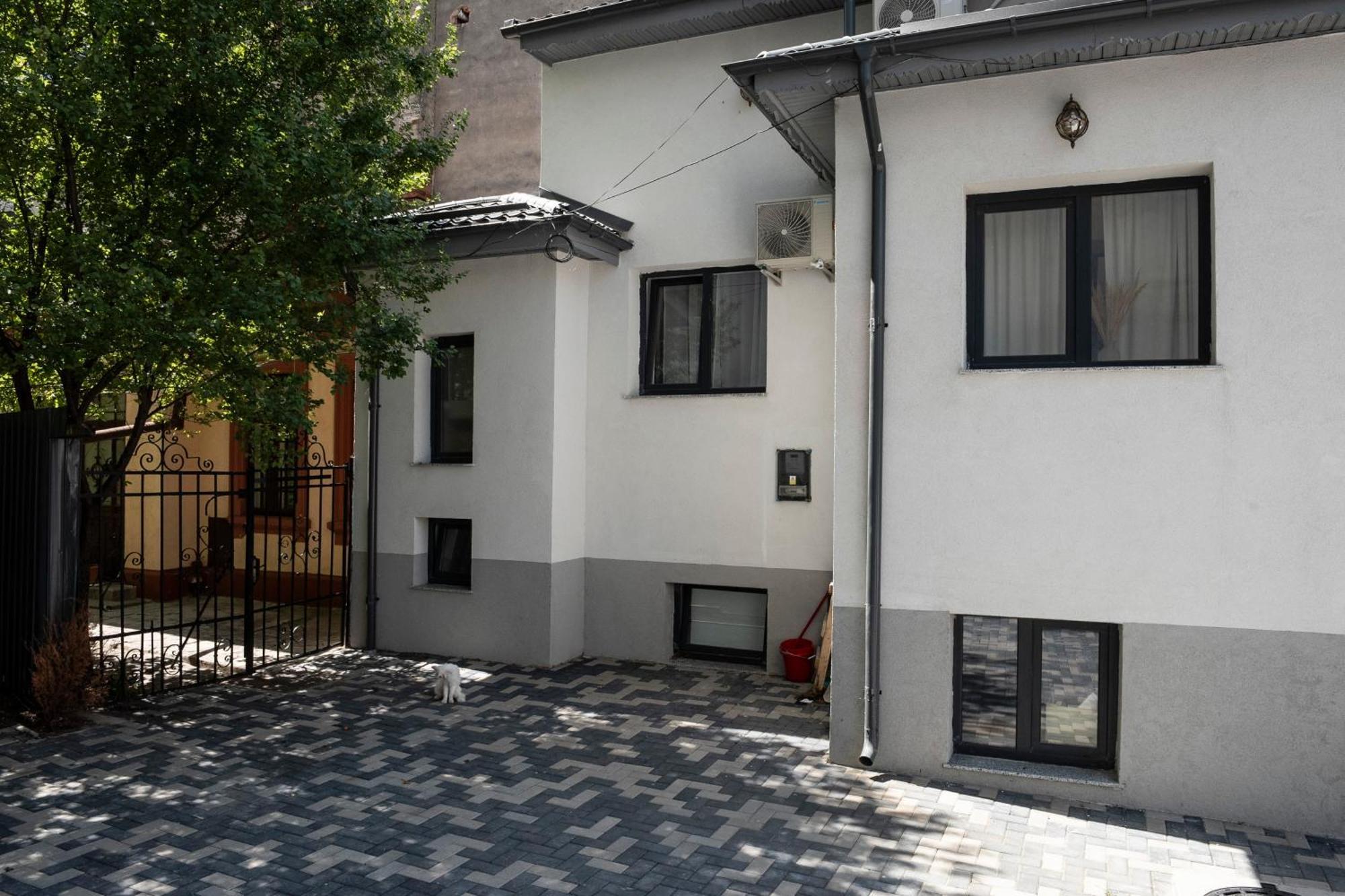 Lazynest Residence Bucarest Esterno foto